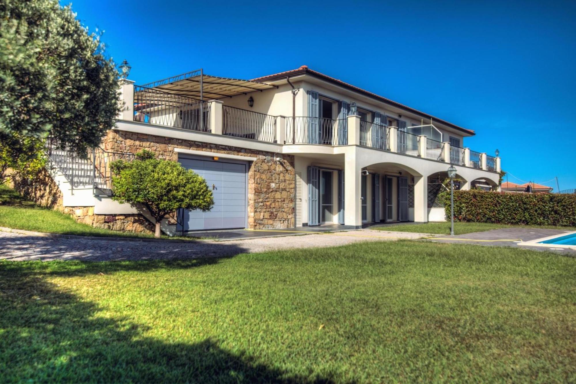 Villa Lucia Riviera Dei Fiori Pool